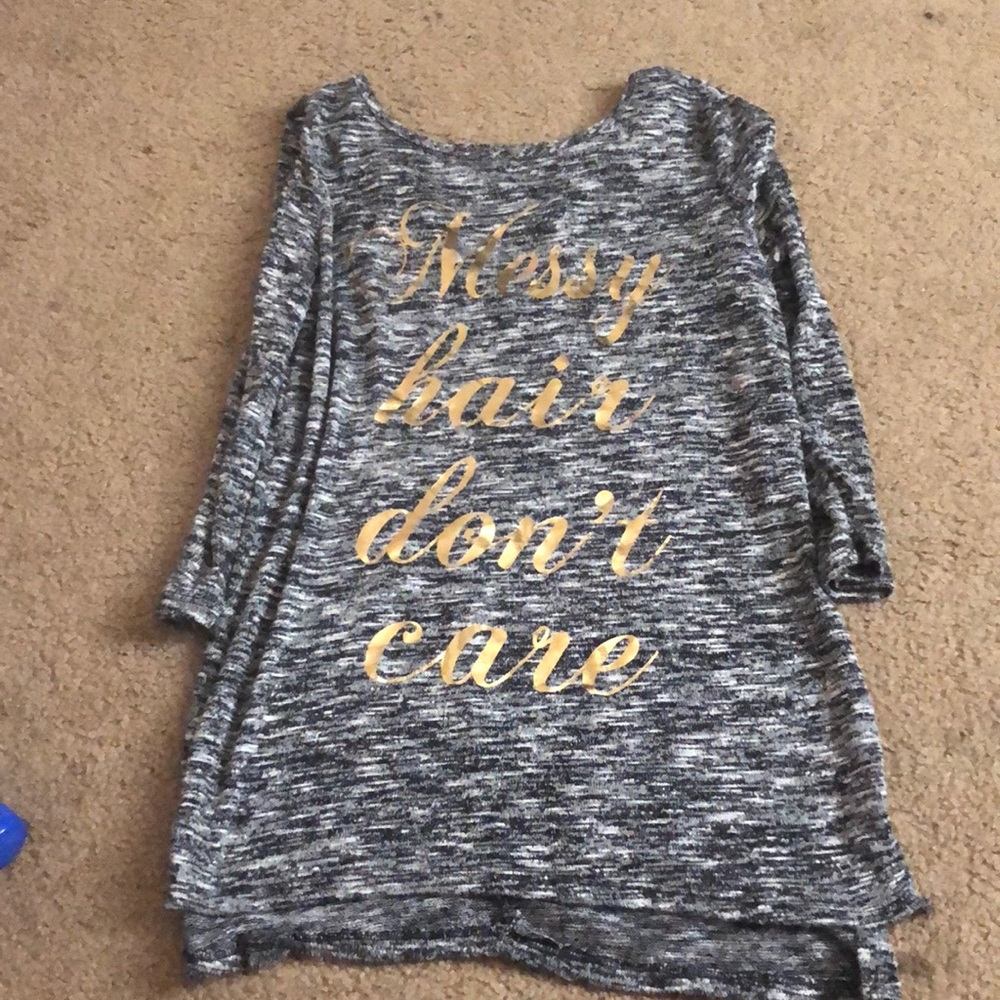 Long sleeve winter shirt.